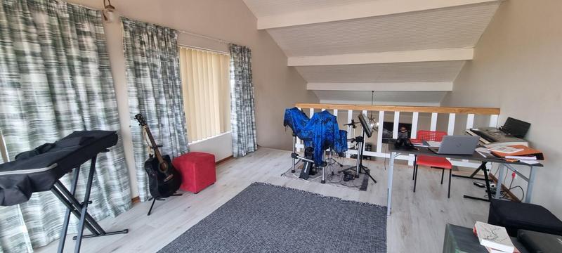 4 Bedroom Property for Sale in Reebok Western Cape
